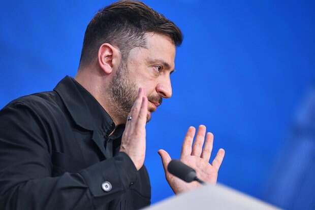 Зеленский сообщил о возможной отмене комендантского часа в ряде городов Украины