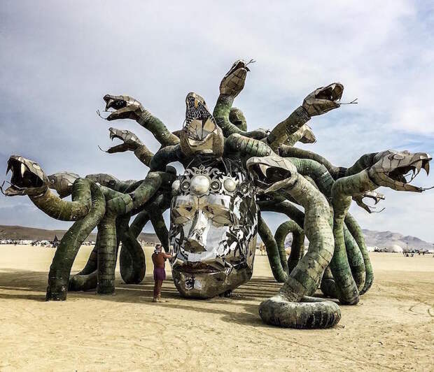 Самые впечатляющие арт-инсталляции фестиваля Burning Man 2016