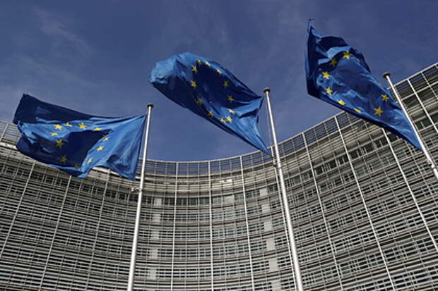 Еврокомиссия потребовала санкций против Польши из-за судебных реформ