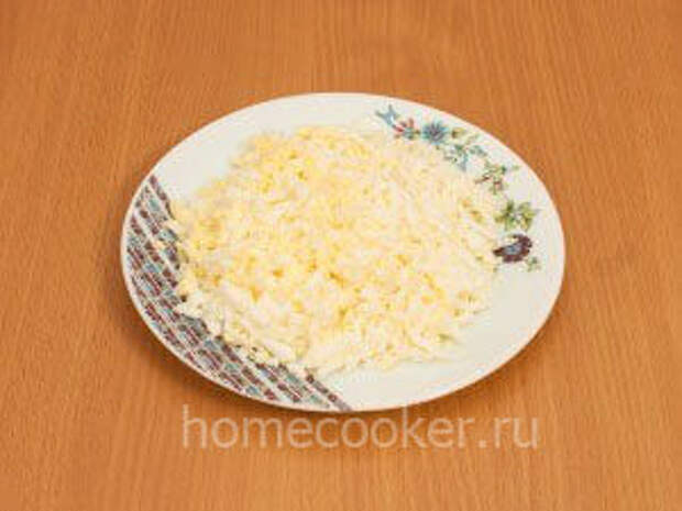 Салат из печени трески Natertye yajtsa 300x225 Салат из печени трески