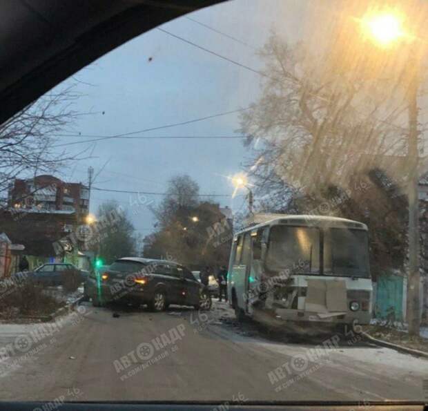 Авария дня. В Курске пьяный водитель устроил ДТП и сбежал