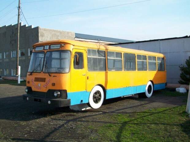 ЛиАЗ-677М 90-е годы, СССР, автобус