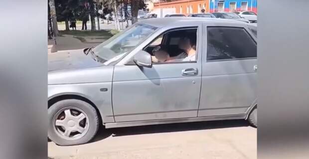 Во Владимирской области оштрафовали водителя с ребенком на коленях