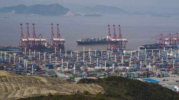 Мировая торговля оказалась под угрозой из-за задержек в работе портов Китая