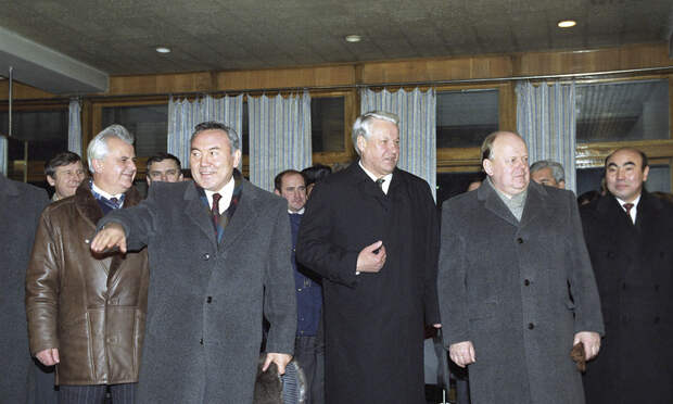1991 Главы Независимых Государств после подписания декларации об образовании СНГ. Алма-Ата, фото Юрий Куйдин, РИА Новости.jpg 1991 Главы Независимых Государств после подписания декларации об образовании СНГ. Алма-Ата, фото Юрий Куйдин, РИА Новости.jpg