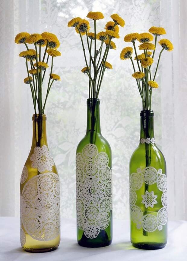 Декорирование винных бутылок при помощи ручной росписи, что может быть еще более привлекательней чем это.