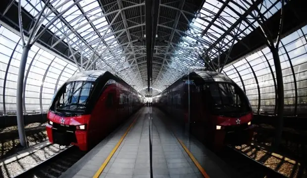 Остекление фасадов и навеса над двумя платформами началось на станции «Тестовская» будущего МЦД-4