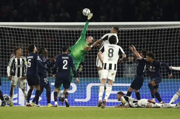 Тренер ПСЖ прокомментировал выбор Сафонова для стартового состава