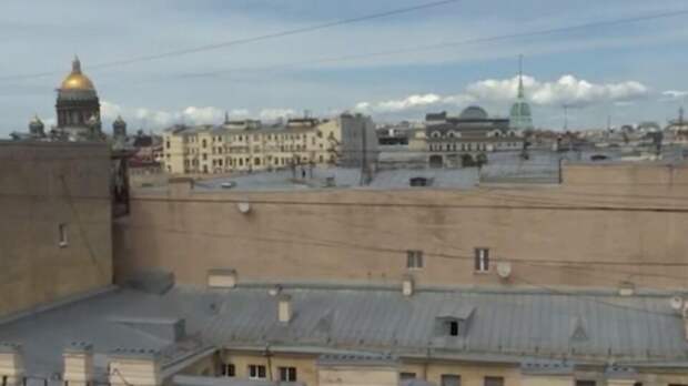 Полицейские представились туристами и задержали руфера-экскурсовода в Петербурге