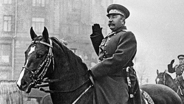 Буденный сохранил своих и похоронил тех, кто ему мешал