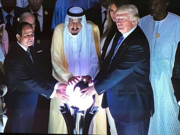 Ритуал со светящимся глобусом как открытие центра по борьбе с экстремизмом