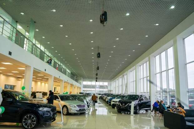 Съемки проходили в автосалоне. Фото представлено ГК Fresh Auto.