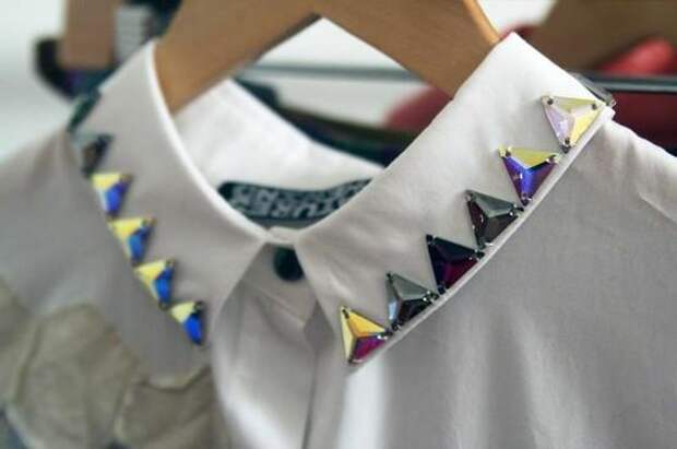Одна блузка — много образов благодаря стильным съемным воротникам