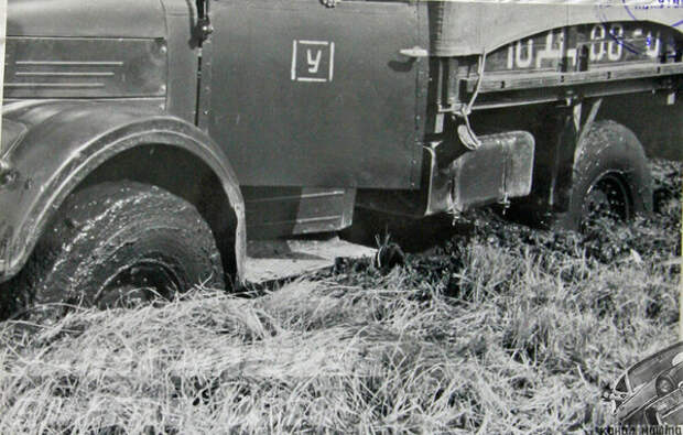 Стандартные шины грузовика ГАЗ-63А страдали склонностью к «замыливанию» в болоте 