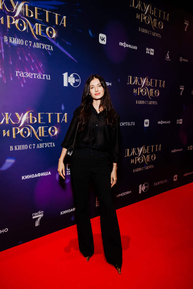 Расхожий сюжет: Полина Куценко, Иван Добронравов и Мария Ахметзянова Расхожий сюжет: Полина Куценко, Иван Добронравов и Мария Ахметзянова