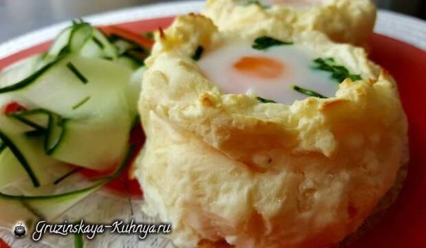 Яйца-пашот в картофельных корзинках (1)
