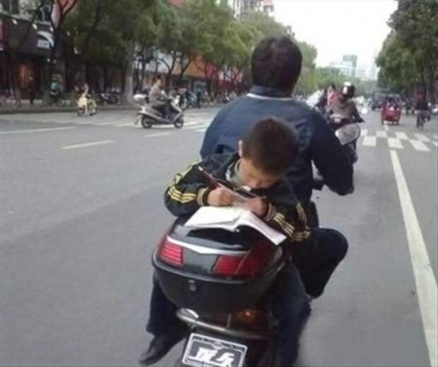 Папа, опаздываем к первому уроку!