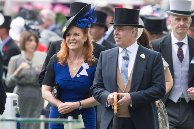 Дочери-принцессы попросили Сару Фергюсон отказаться от мемуаров о королевской семье