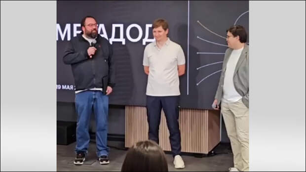 Диверсия в верхах: Чиновник, который дружил с террористом, решил "защитить" фронт от Telegram