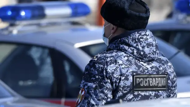 В Петербурге наградили сотрудника Росгвардии за спасение утопающего