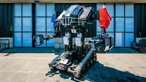Американский Mk. III победил в первой битве боевых человекоподобных роботов