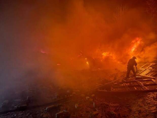 Сейчас! Удары по Украине: в Одессе шумно - взрывы видны в Румынии, горит оружие НАТО