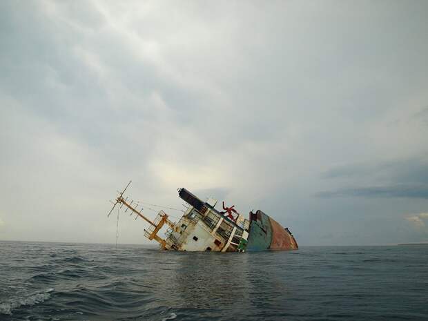 В Азовском море затонул сухогруз: есть погибший и пропавшие без вести (ФОТО)
