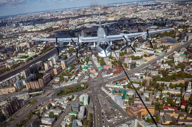 Москва из кабины самолета Ил-78 авиатехника, авиация, москва