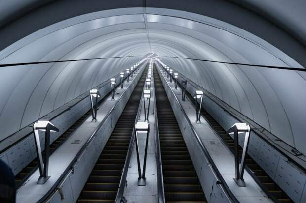 Линченко назвал примерные даты открытия трех новых станций метро в Петербурге