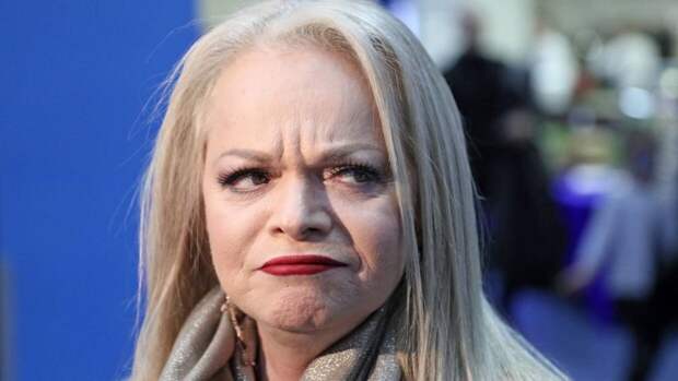 Обвиняемая в обмане Ларисы Долиной пожаловалась на здоровье в СИЗО