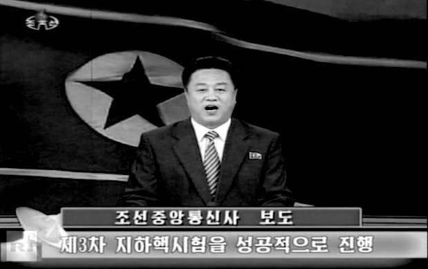Смотреть зарубежное телевидение Тоталитаризм, в кольце врагов, запрет на все, запрещено, родина знает, северная корея, странные правила, удивительная страна