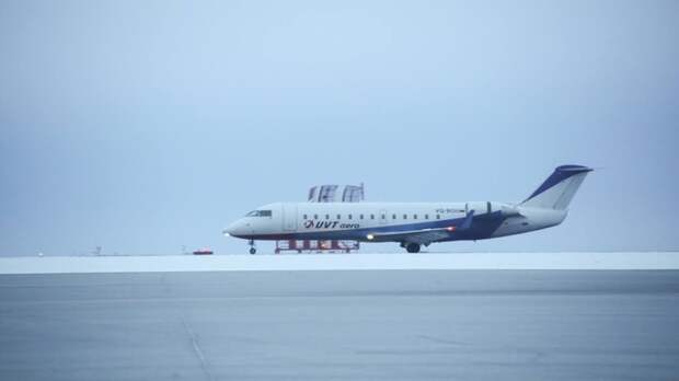 Самолет в аэропорту Барнаула / Фото: amic.ru