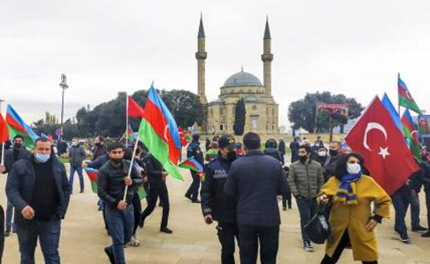 Баку с Эрдоганом отмечают победу в Карабахе, а мы их закидаем помидорами?