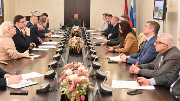 В мэрии Барнаула обсудили реконструкцию путепровода и строительство новой дороги