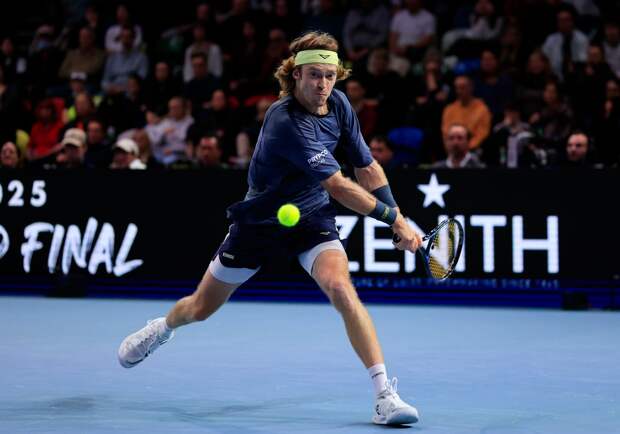 Теннисист Рублёв вышел в четвертьфинал турнира в Гонконге