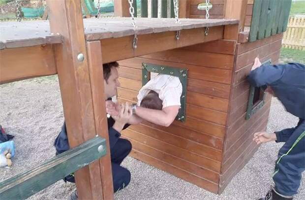Взрослые хотели вспомнить детство, но застряли