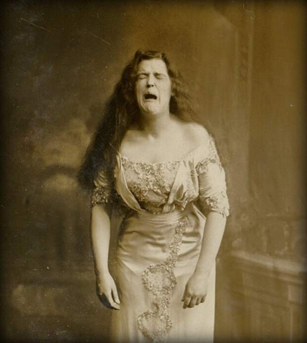 Забавный портрет женщины, которая вот-вот чихнёт (1900) история, ретро, фото, это интересно