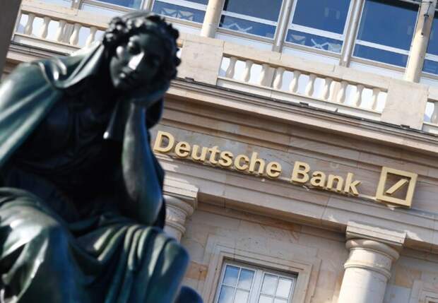 Bloomberg: Deutsche Bank изучает возможность спасения вылетевшего в трубу швейцарского банка Credit Suisse