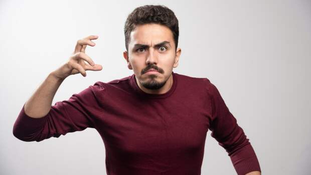 Как обращаться с токсичным человеком, не отвергая его — объясняют психологи