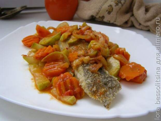 камбала с овощами