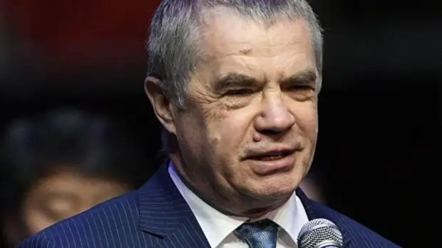 Медведев прокомментировал слухи о новой должности Аршавина в «Зените»