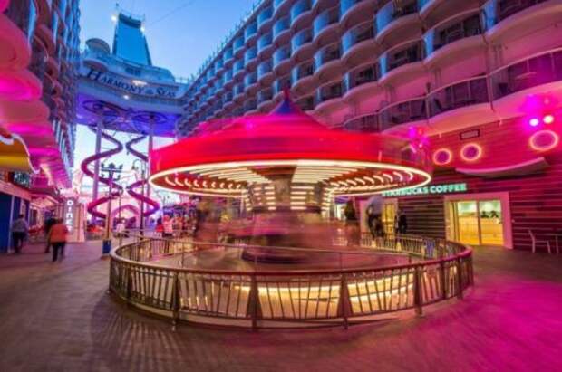 Внутри крупнейшего круизного лайнера Harmony of the Seas (25 фото)