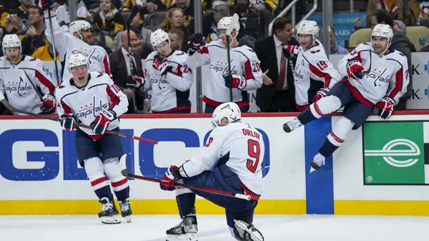 Орлов назван второй звездой игрового дня в НХЛ