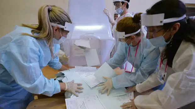 В семи регионах России подсчитаны итоги голосования по Конституции