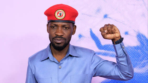 Лидера оппозиции Уганды похитили на вертолете после выборов