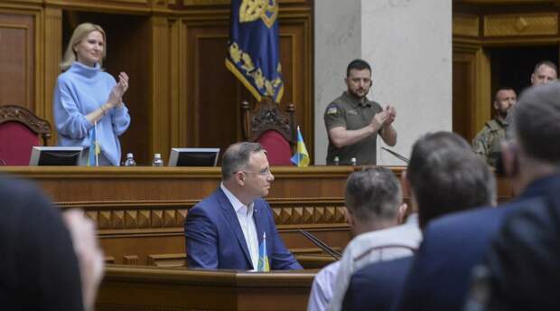СВР назвала речь Дуды в Киеве знамением упадка Запада, который нацистов делает героями