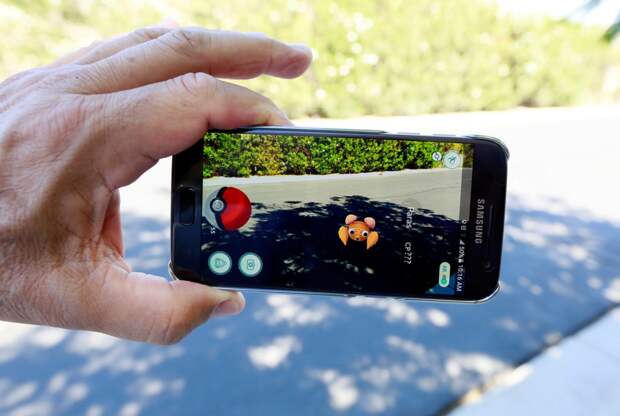 Как поймать покемона в Pokemon GO?