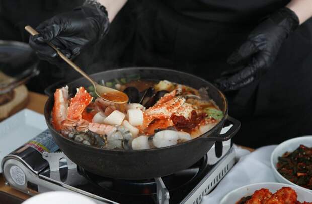 Во Владивостоке проведут "Дальневосточный ужин" с тонной морепродуктов