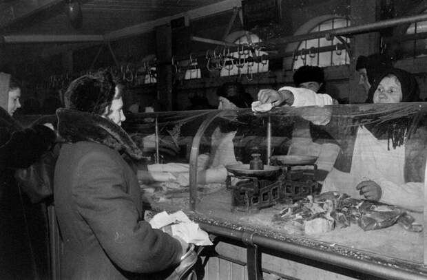 Рынки (базары) всегда являлись неотъемлемой частью нашей жизни дефицит в СССР, еда, магазины, очереди, рынки, советская торговля