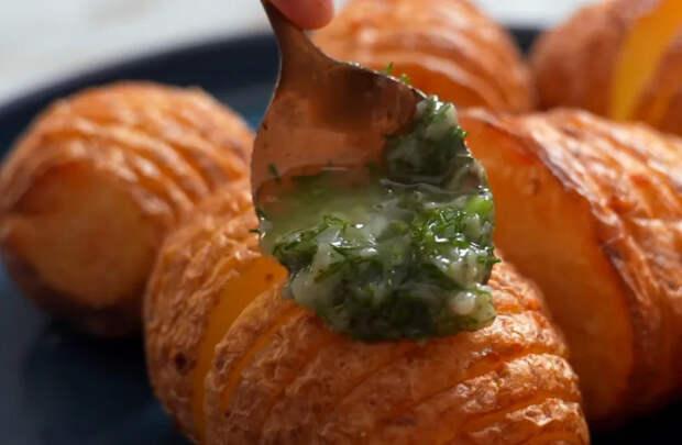 Золотистая картошка в духовке: весь секрет в соусе, который меняет всё. Идеальный ужин без мяса и лишней возни